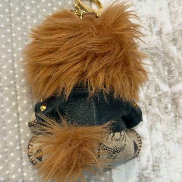 MCM Lion bag charm Keychain - Picture 2 of 3